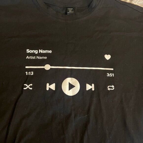 SHEIN graphic tee - Picture 2 of 6